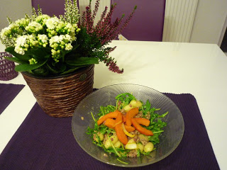 Gnocchi-Salat mit Ruccola, Kürbis und Sahne-Hackfleisch-Sauce