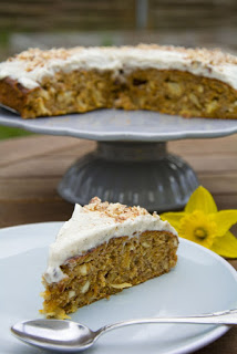 Karottenkuchen mit Ananas und Frischkäse Frosting