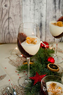 Das perfekte Weihnachts-Dessert. Schön leicht, fruchtig und cremig und mit einer feinen Zimt-Note. Das Punschdessert mit Zimtjoghurt schmeckt auch nach einem üppigem Weihnachtsmenü.