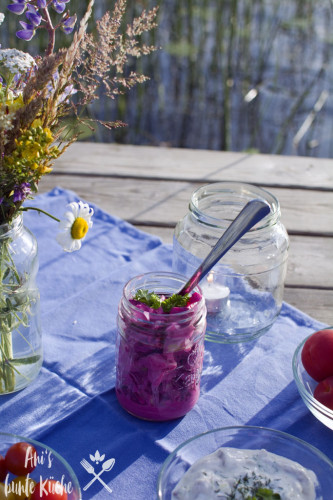 für die Vegetarier - ein Rote Bete Salat mit Apfel beim Picknick