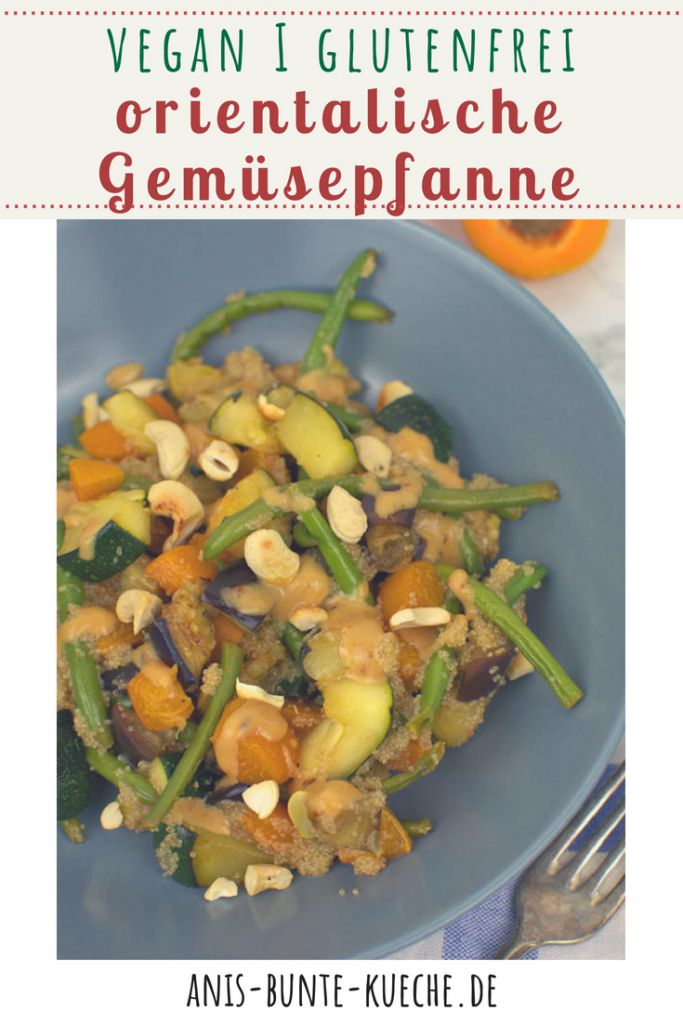 Gemüsepfanne mit Amaranth, Zucchini, Aubergine, grünen Bohnen dazu gibts eine Erdnussauce