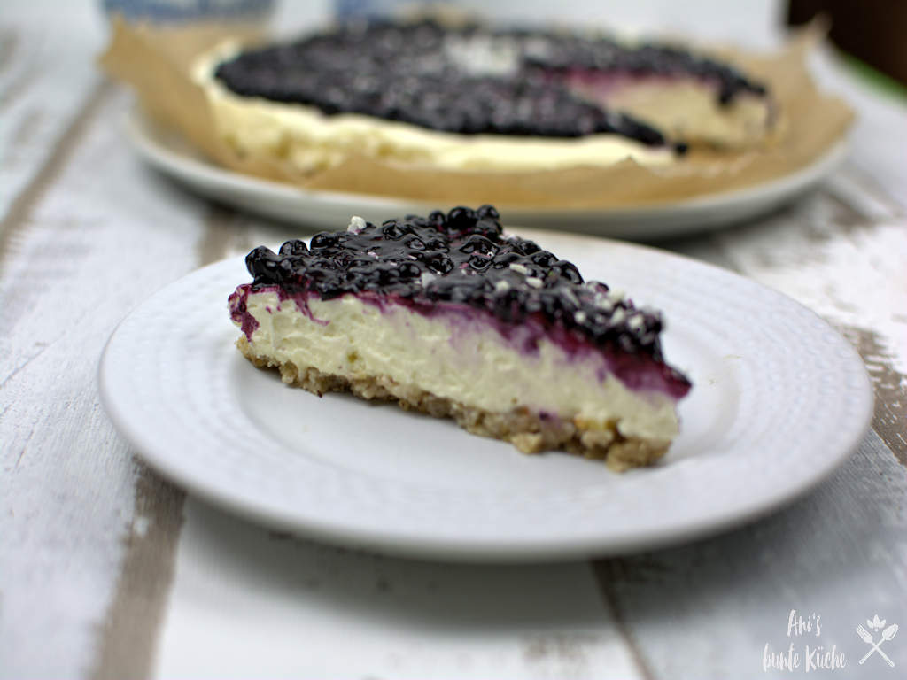 White Chocolate Cheesecake mit Heidelbeeren - Frischkäsetorte ohne ...