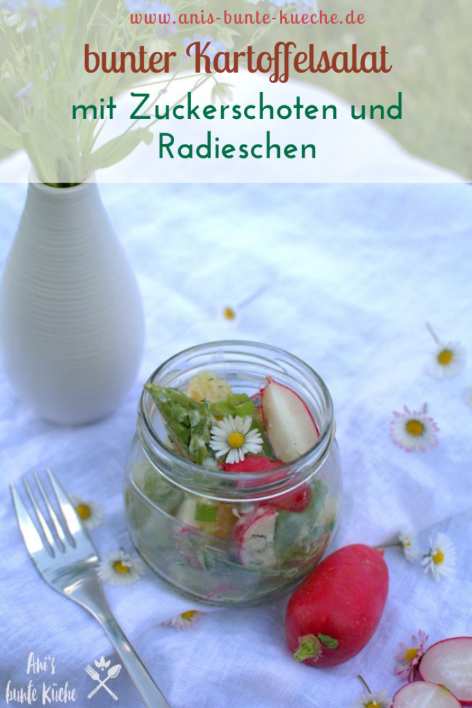 bunter Frühlings-Kartoffelsalat mit grünem Spargel und Zuckerschoten